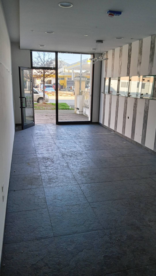 Vai alla scheda: Negozio Affitto Cesena